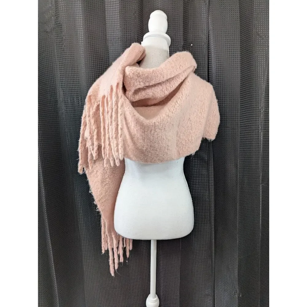 GORGEOUSLY FLUFFY AND TOUCHABLE TEXTURED SHELL PINK KNIT WRAP, SCARF! EXTRA LG!